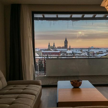 Tower View Apartment Бая Маре Екстериор снимка