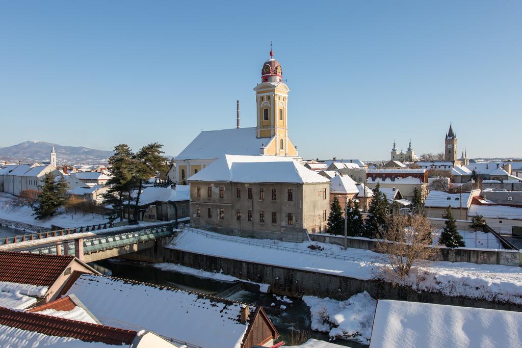 Tower View Apartment Бая Маре Екстериор снимка